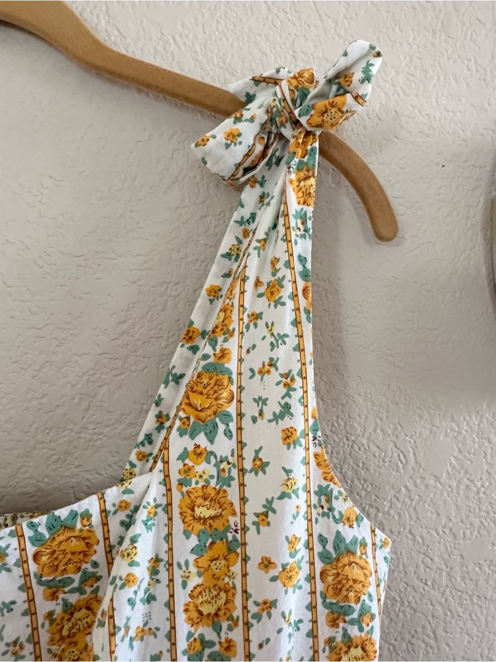 Yellow Floral Tie-Shoulder Sundress - Picture 4 of 7